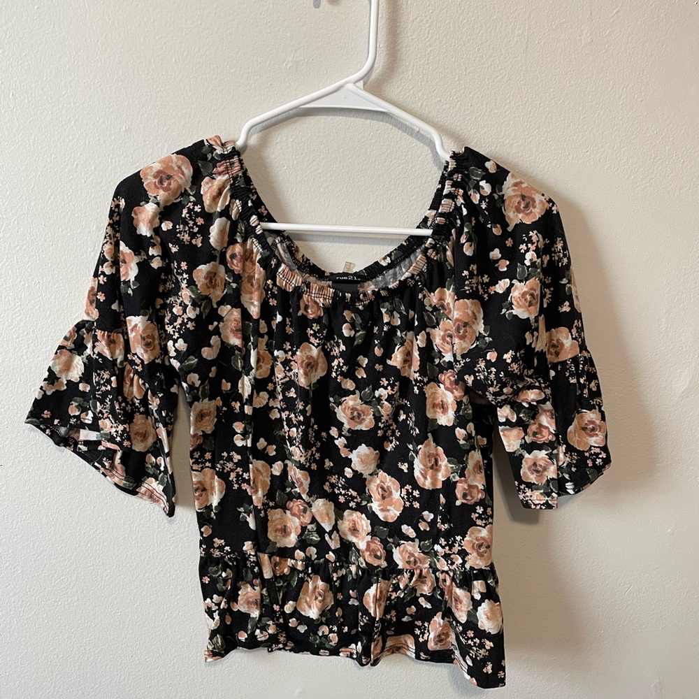 Over the shoulder, floral top